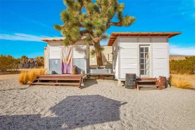 59427 La Crescenta Drive, Yucca Valley, CA 92284