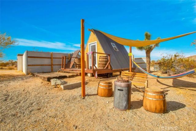 59427 La Crescenta Drive, Yucca Valley, CA 92284