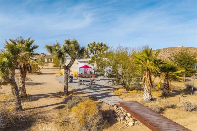 59427 La Crescenta Drive, Yucca Valley, CA 92284