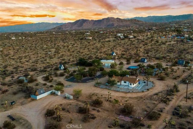 59427 La Crescenta Drive, Yucca Valley, CA 92284