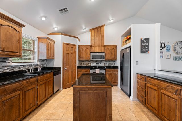 451 N Bailey Lane, Vinita, OK 74301