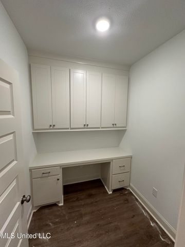 947 Riverside Lane, Pearl, MS 39208