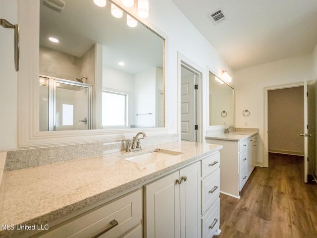 947 Riverside Lane, Pearl, MS 39208