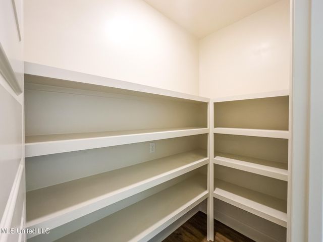 947 Riverside Lane, Pearl, MS 39208