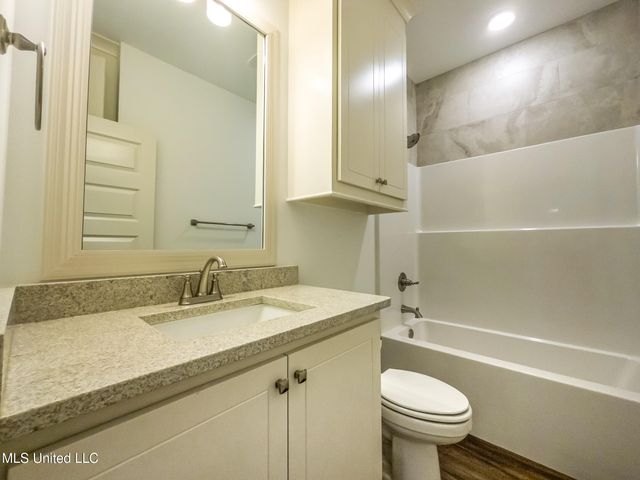 947 Riverside Lane, Pearl, MS 39208