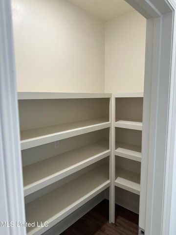 947 Riverside Lane, Pearl, MS 39208