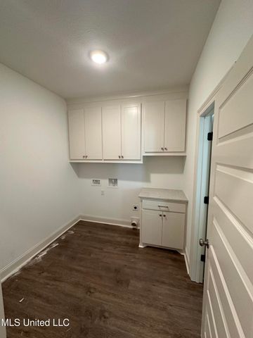 947 Riverside Lane, Pearl, MS 39208