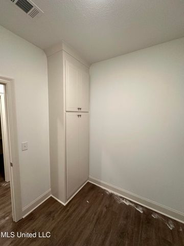 947 Riverside Lane, Pearl, MS 39208