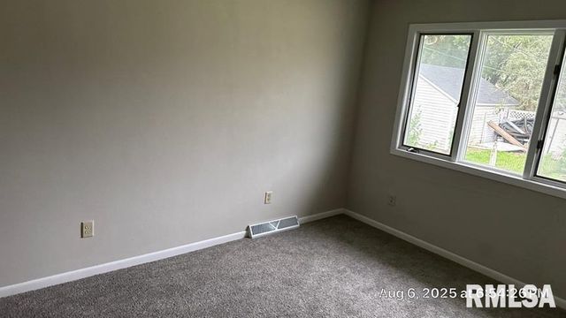 2907 4th St A, East Moline, IL 61244