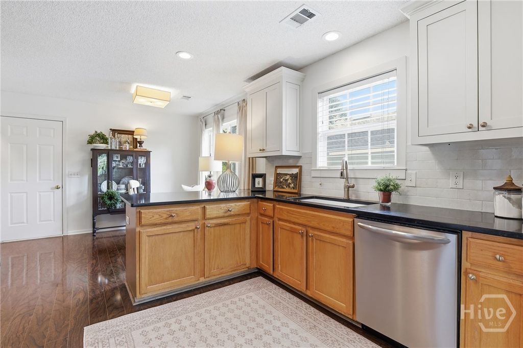 Image 12 of property listing at 334 Keller Road, Rincon, GA 31326