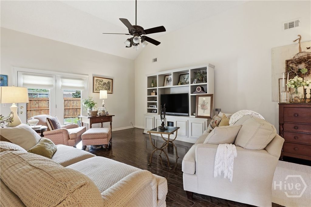 Image 5 of property listing at 334 Keller Road, Rincon, GA 31326