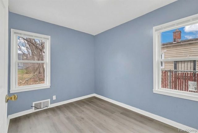 7819 Longacre Street, Detroit, MI 48228