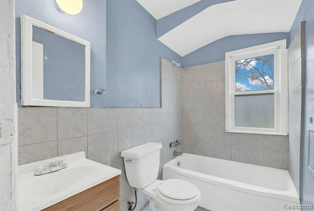 7819 Longacre Street, Detroit, MI 48228