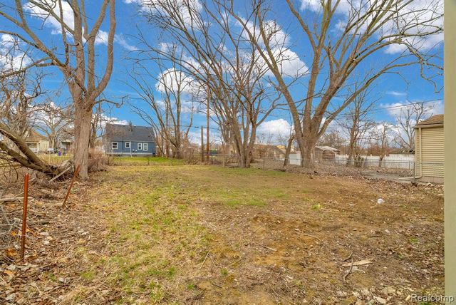 7819 Longacre Street, Detroit, MI 48228