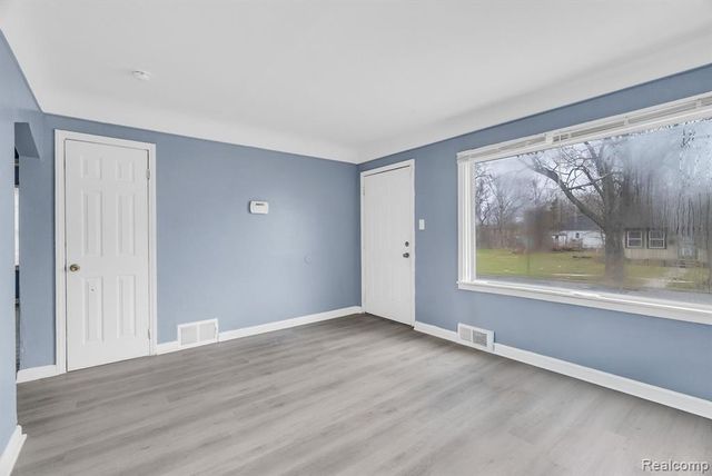 7819 Longacre Street, Detroit, MI 48228