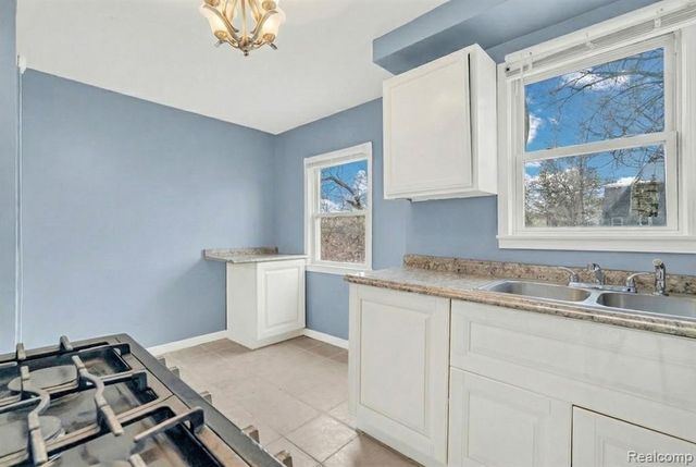 7819 Longacre Street, Detroit, MI 48228