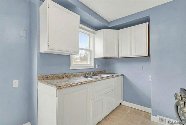 7819 Longacre Street, Detroit, MI 48228