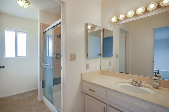 620 Singing Vista Ct, El Cajon, CA 92019