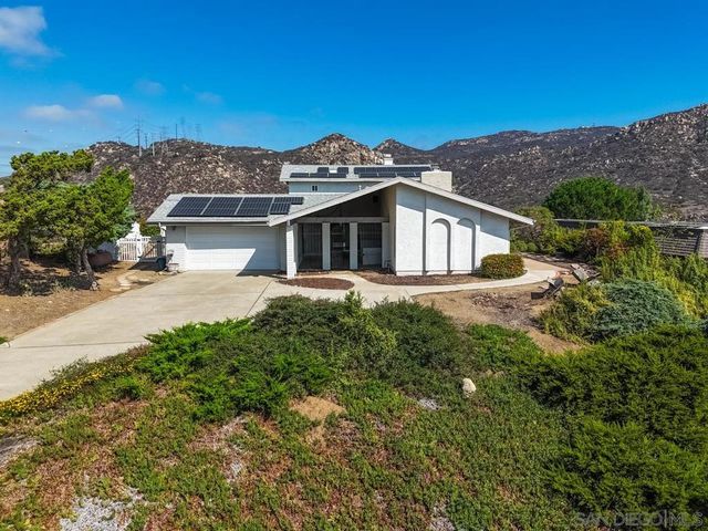 620 Singing Vista Ct, El Cajon, CA 92019