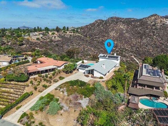 620 Singing Vista Ct, El Cajon, CA 92019