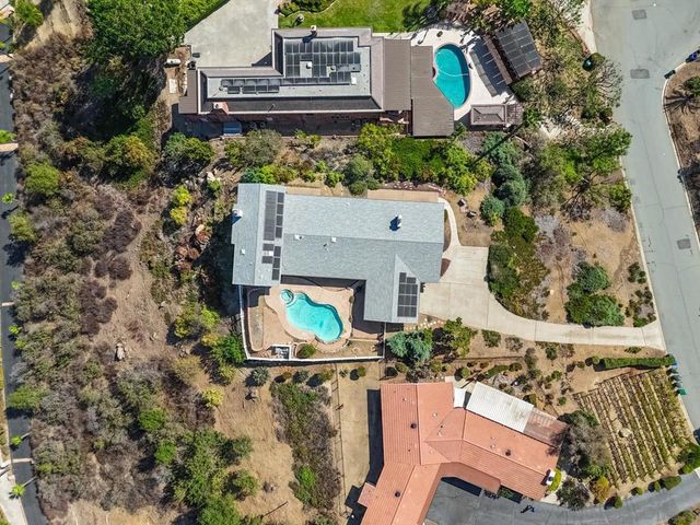 620 Singing Vista Ct, El Cajon, CA 92019