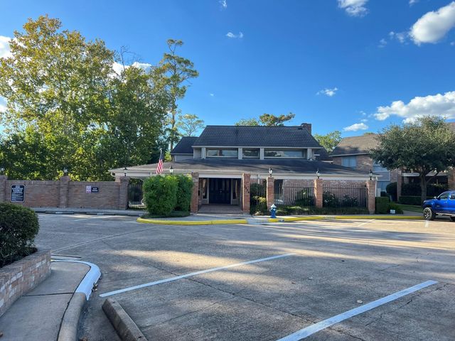 2230 S Piney Point Road 219, Houston, TX 77063