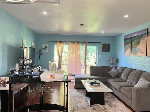 2230 S Piney Point Road 219, Houston, TX 77063