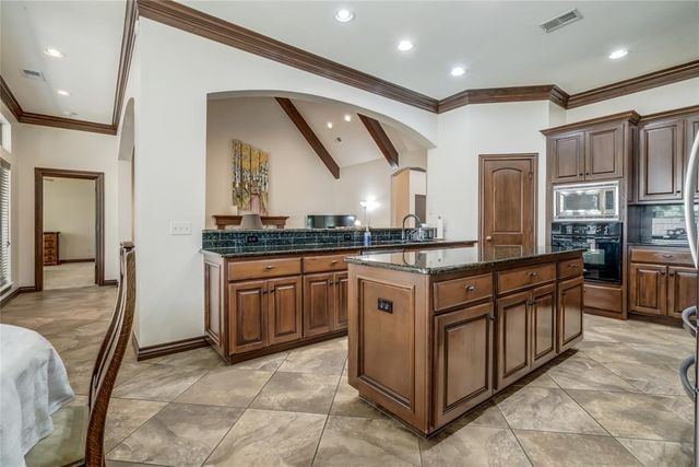 3541 Old Georgetowne Road, Edmond, OK 73013