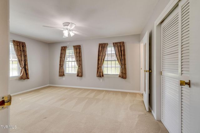 812 Kendrick Creek Road, Kingsport, TN 37663