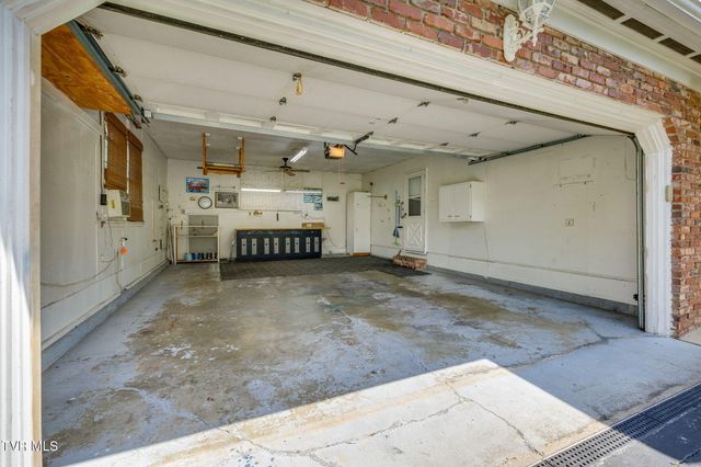 812 Kendrick Creek Road, Kingsport, TN 37663