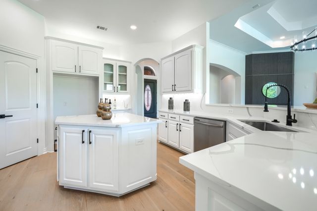 12809 Day Break Trail, Burleson, TX 76028