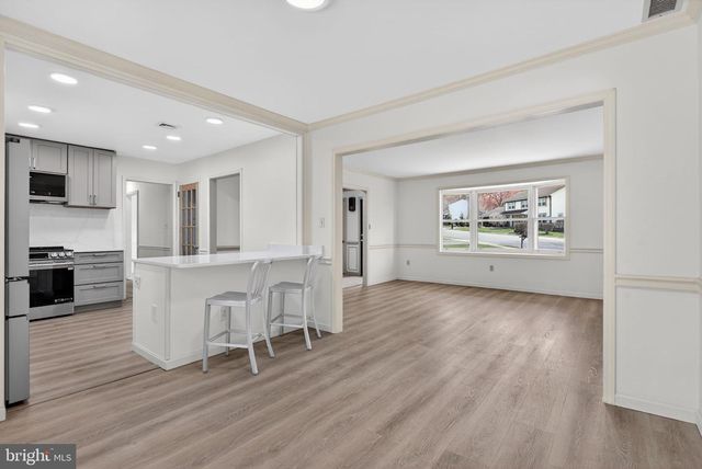 2348 HENBIRD LN, Lancaster, PA 17601