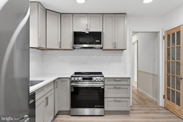 2348 HENBIRD LN, Lancaster, PA 17601