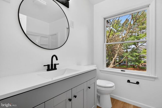 2348 HENBIRD LN, Lancaster, PA 17601