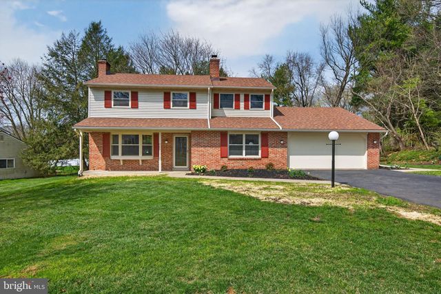 2348 HENBIRD LN, Lancaster, PA 17601