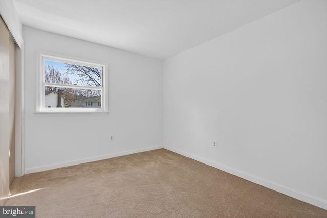 2348 HENBIRD LN, Lancaster, PA 17601