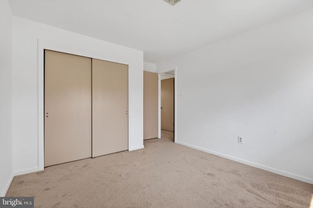 2348 HENBIRD LN, Lancaster, PA 17601