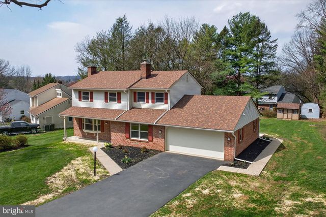 2348 HENBIRD LN, Lancaster, PA 17601