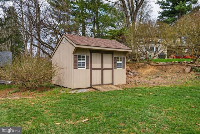 2348 HENBIRD LN, Lancaster, PA 17601