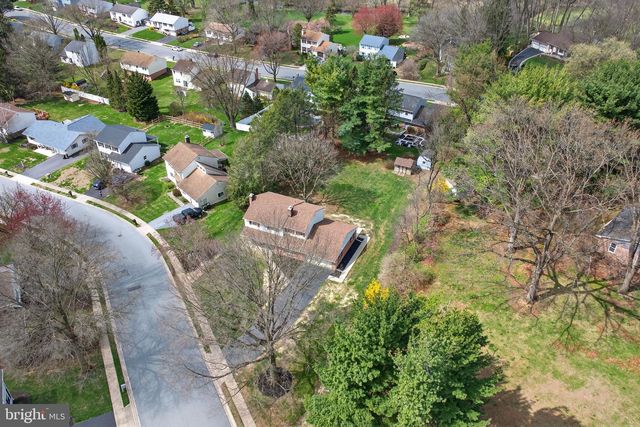 2348 HENBIRD LN, Lancaster, PA 17601