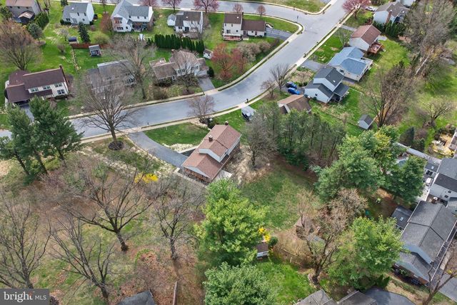 2348 HENBIRD LN, Lancaster, PA 17601