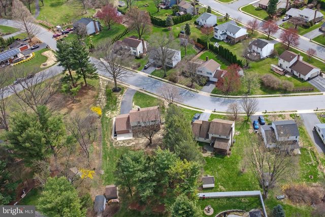 2348 HENBIRD LN, Lancaster, PA 17601