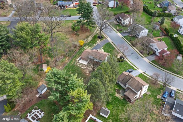 2348 HENBIRD LN, Lancaster, PA 17601