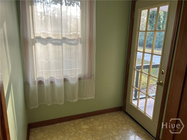 64 Lee Avenue, Garden City, GA 31408