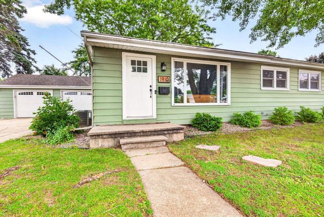 1910 GEORGIA STREET, Oshkosh, WI 54902