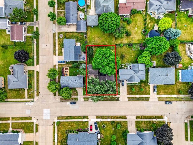 1910 GEORGIA STREET, Oshkosh, WI 54902