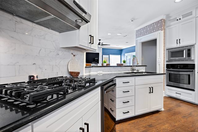 9427 Vista Circle, Irving, TX 75063