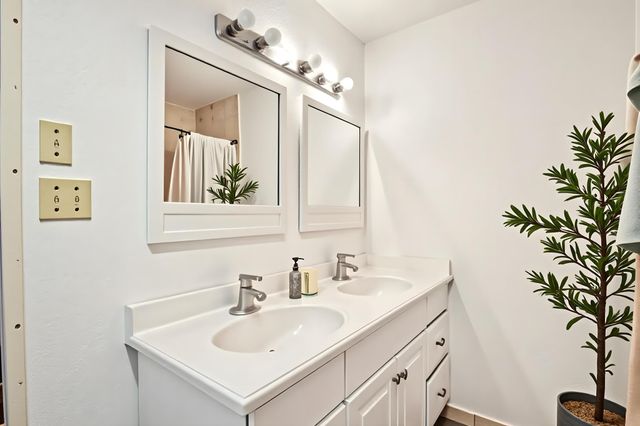 903-905 Hillyer ST, San Marcos, TX 78666