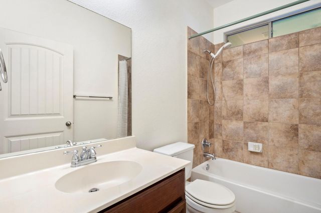 903-905 Hillyer ST, San Marcos, TX 78666