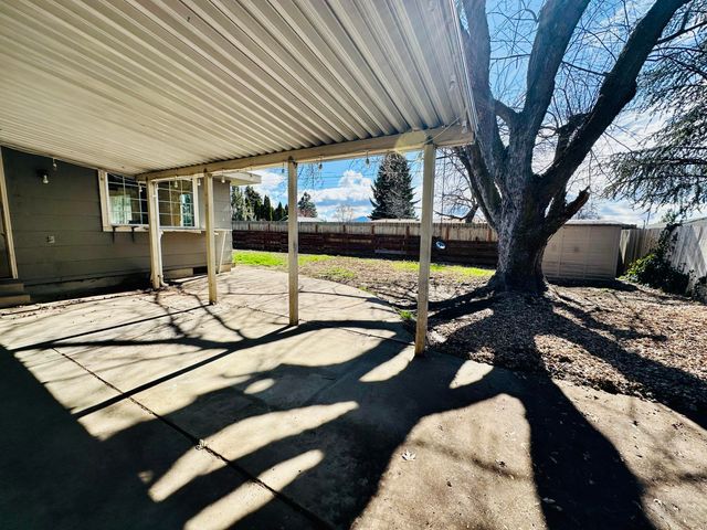 6276 Bryant Avenue, Klamath Falls, OR 97603